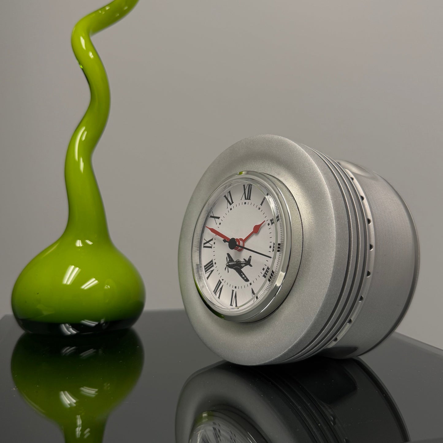 P-51D MUSTANG raw Rolls Royce Packard V1650 Merlin WWII Warbird Airplane Engine Piston Desk Clock