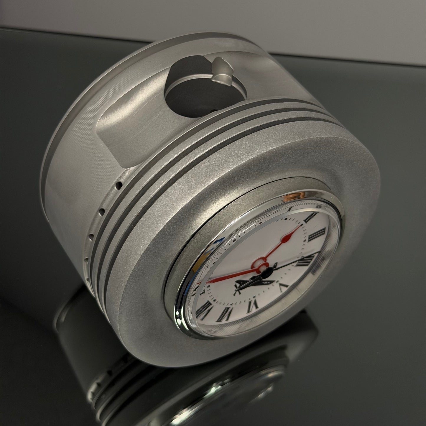 P-51D MUSTANG raw Rolls Royce Packard V1650 Merlin WWII Warbird Airplane Engine Piston Desk Clock