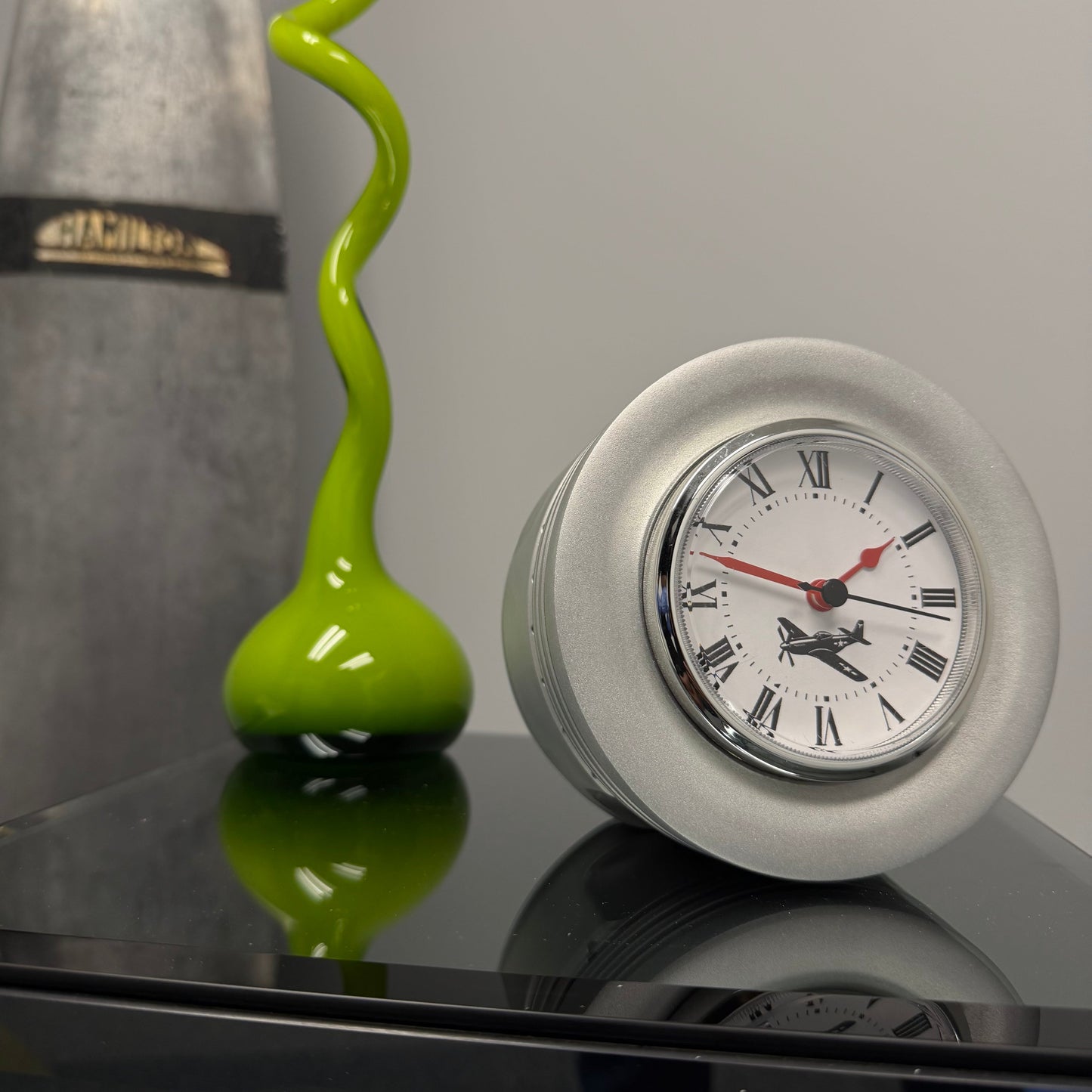 P-51D MUSTANG raw Rolls Royce Packard V1650 Merlin WWII Warbird Airplane Engine Piston Desk Clock