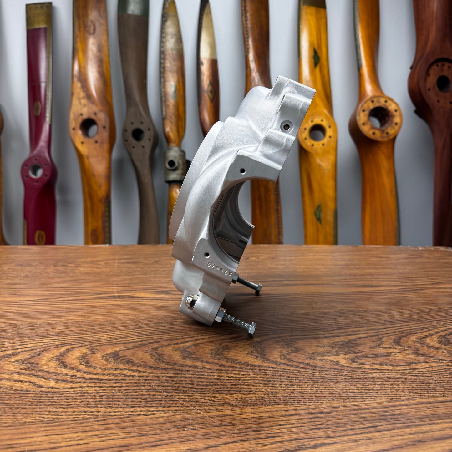 Hawker Beechcraft 1900D 14 Shot Airplane Propeller Hub Desk | Wall Clock