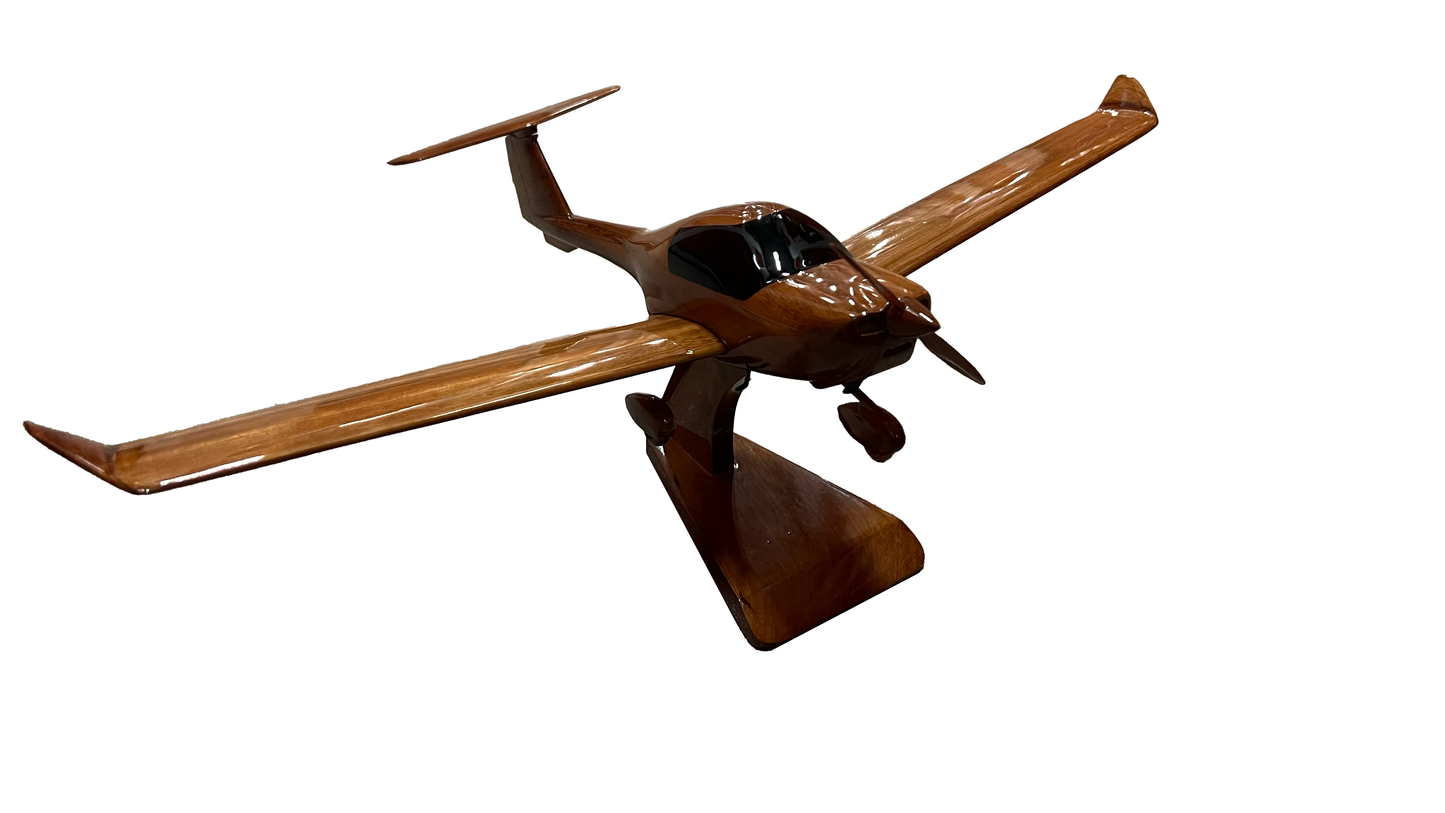 DA-20 ( DA20 ) Diamond Mahogany Wood Desktop Aircraft Model.